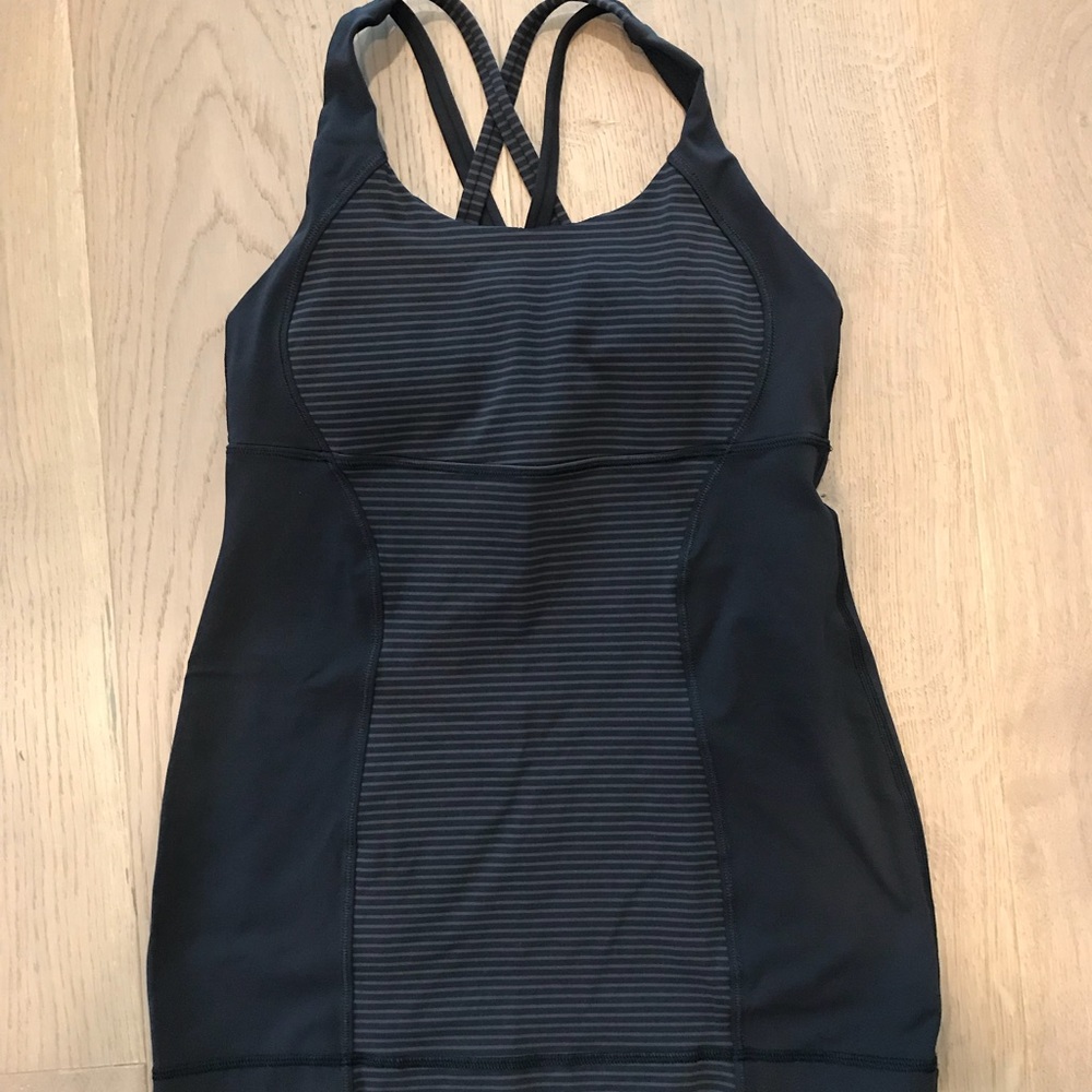 Lululemon Tank Top. Size 6. Black/Stripe
